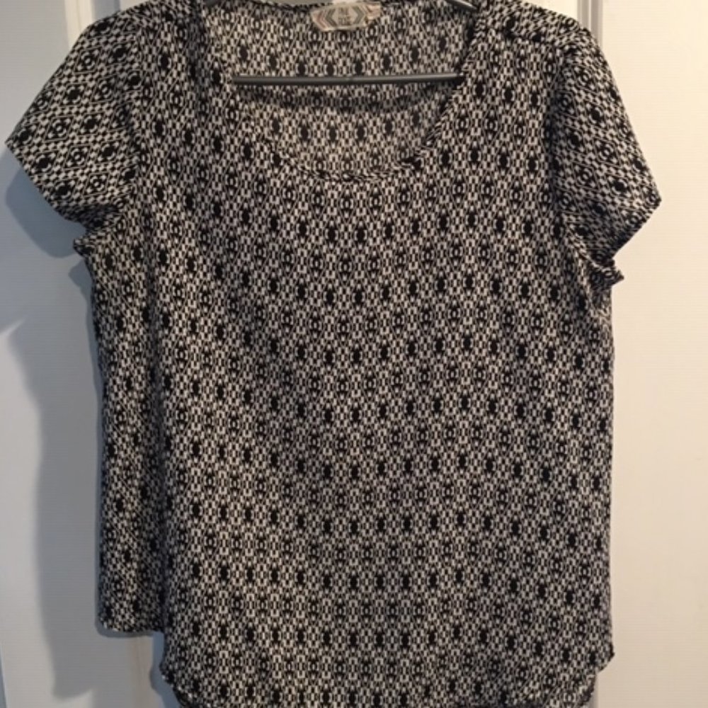 black & white funky print top